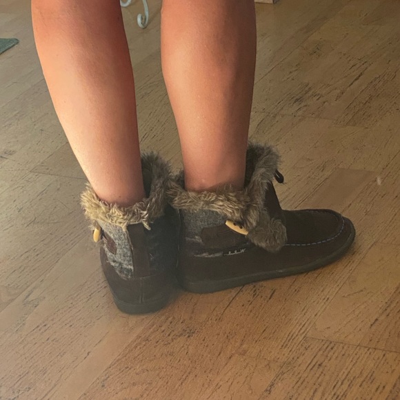 Woolrich Suede Faux Fur Wooden Toggle Moccasins - Picture 12 of 15